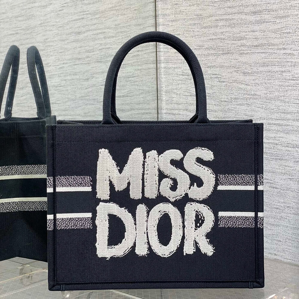 Medium D10r Book Tote