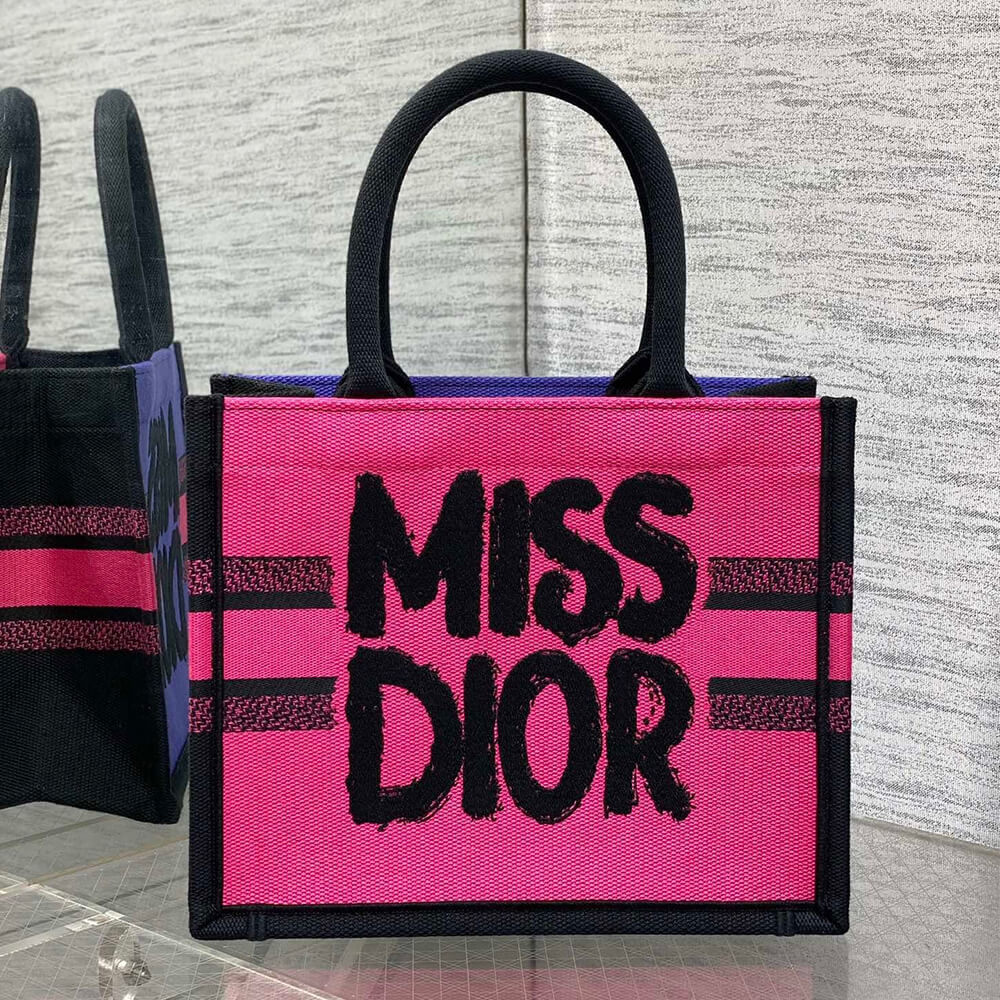 Small D10r Book Tote