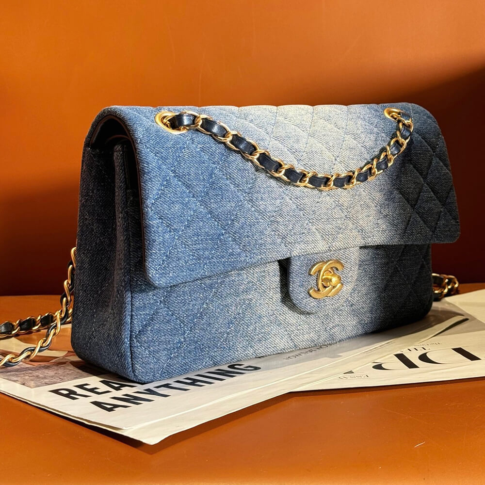 Ch**el CLASSIC 11.12 HANDBAG