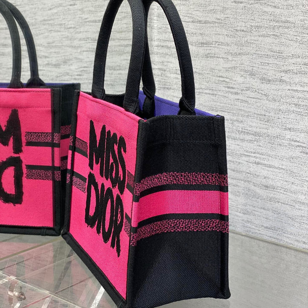 Small D10r Book Tote