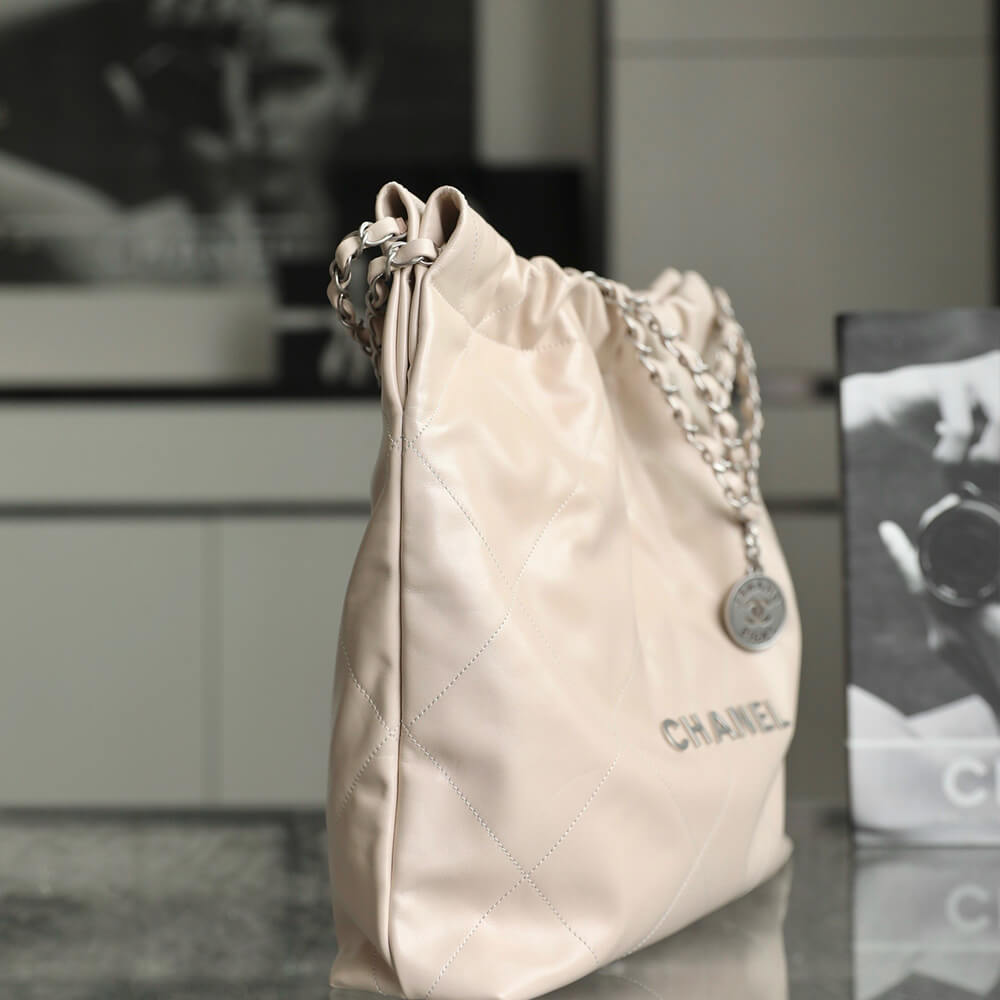 Ch**el 22 HANDBAG(high-end grade)