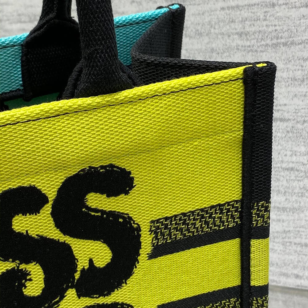 Small D10r Book Tote