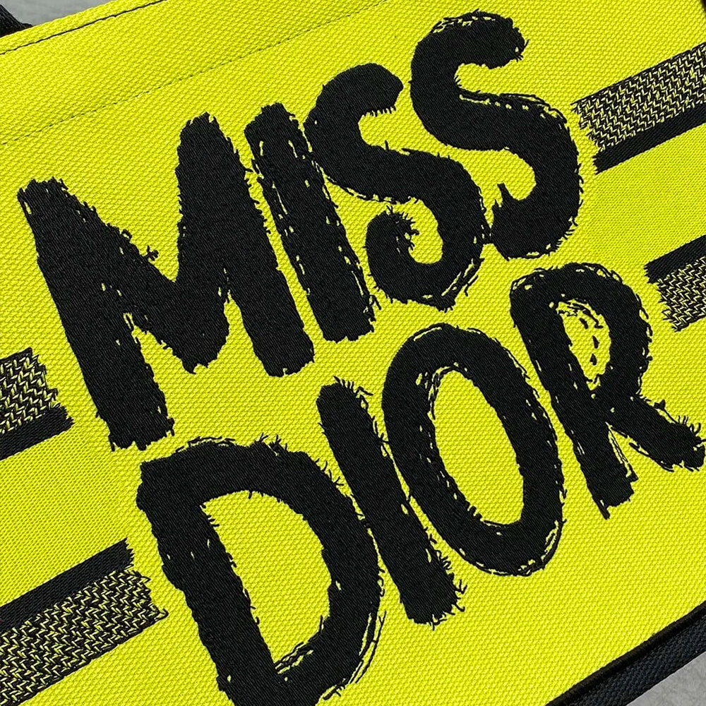 Medium D10r Book Tote