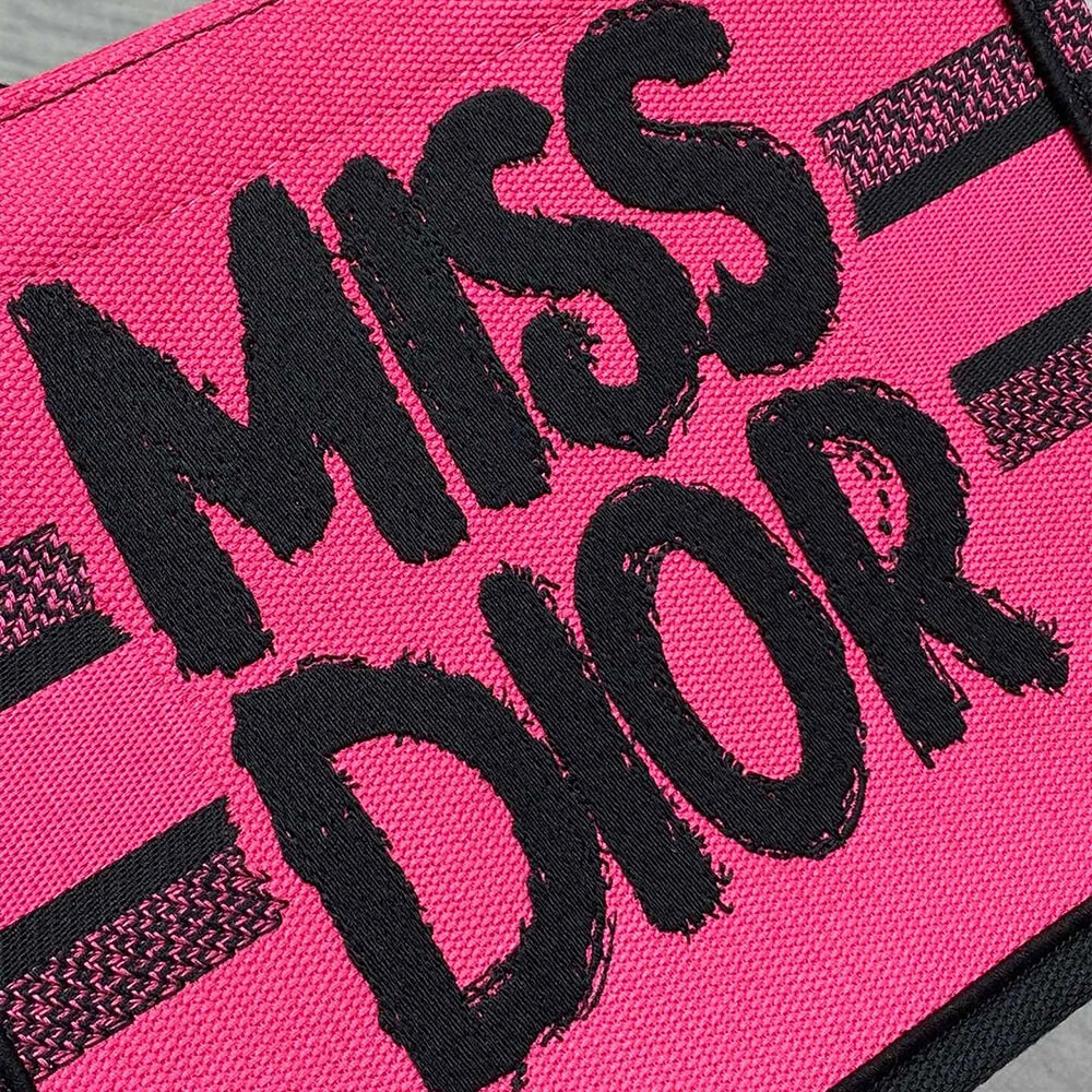Small D10r Book Tote