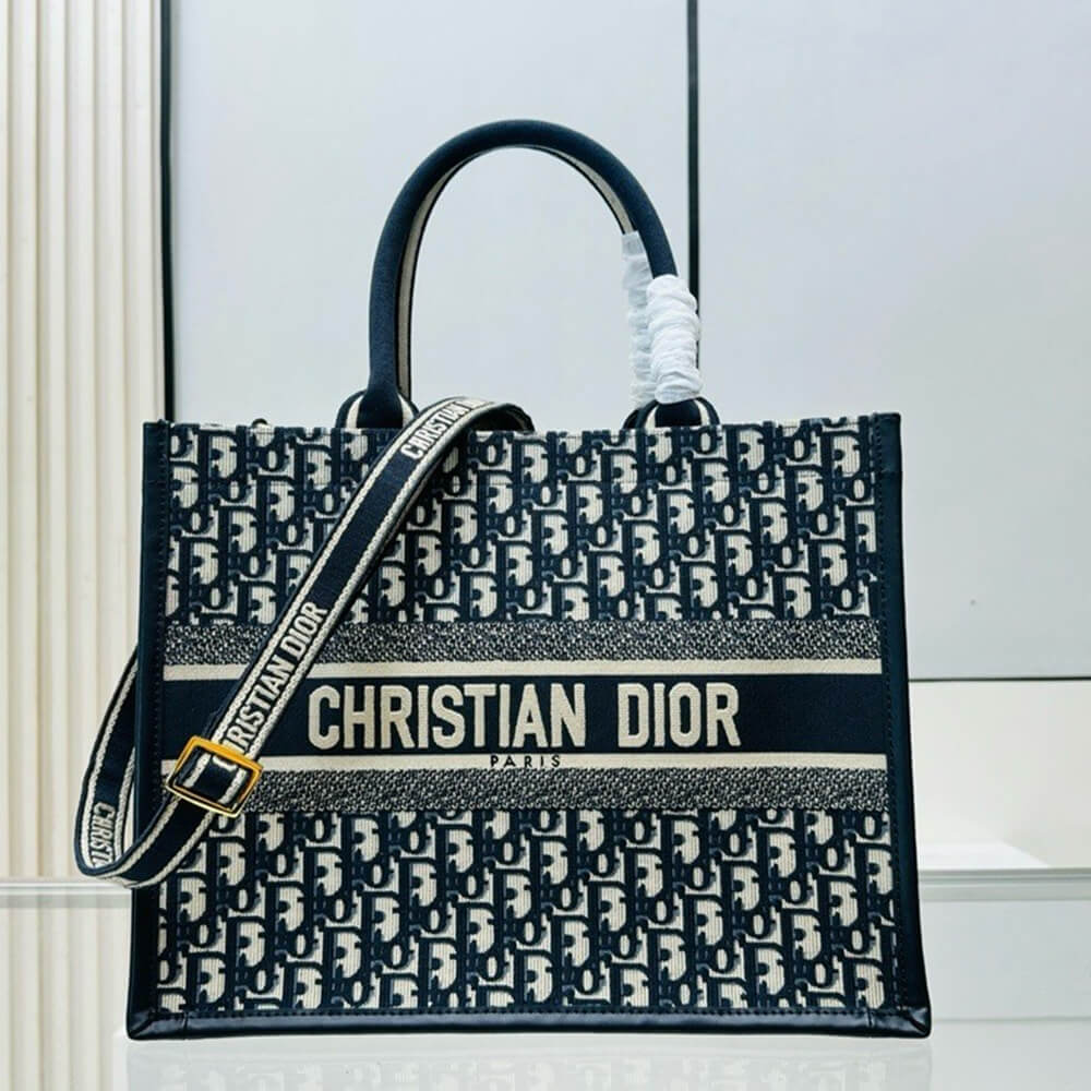 Medium D10r Book Tote