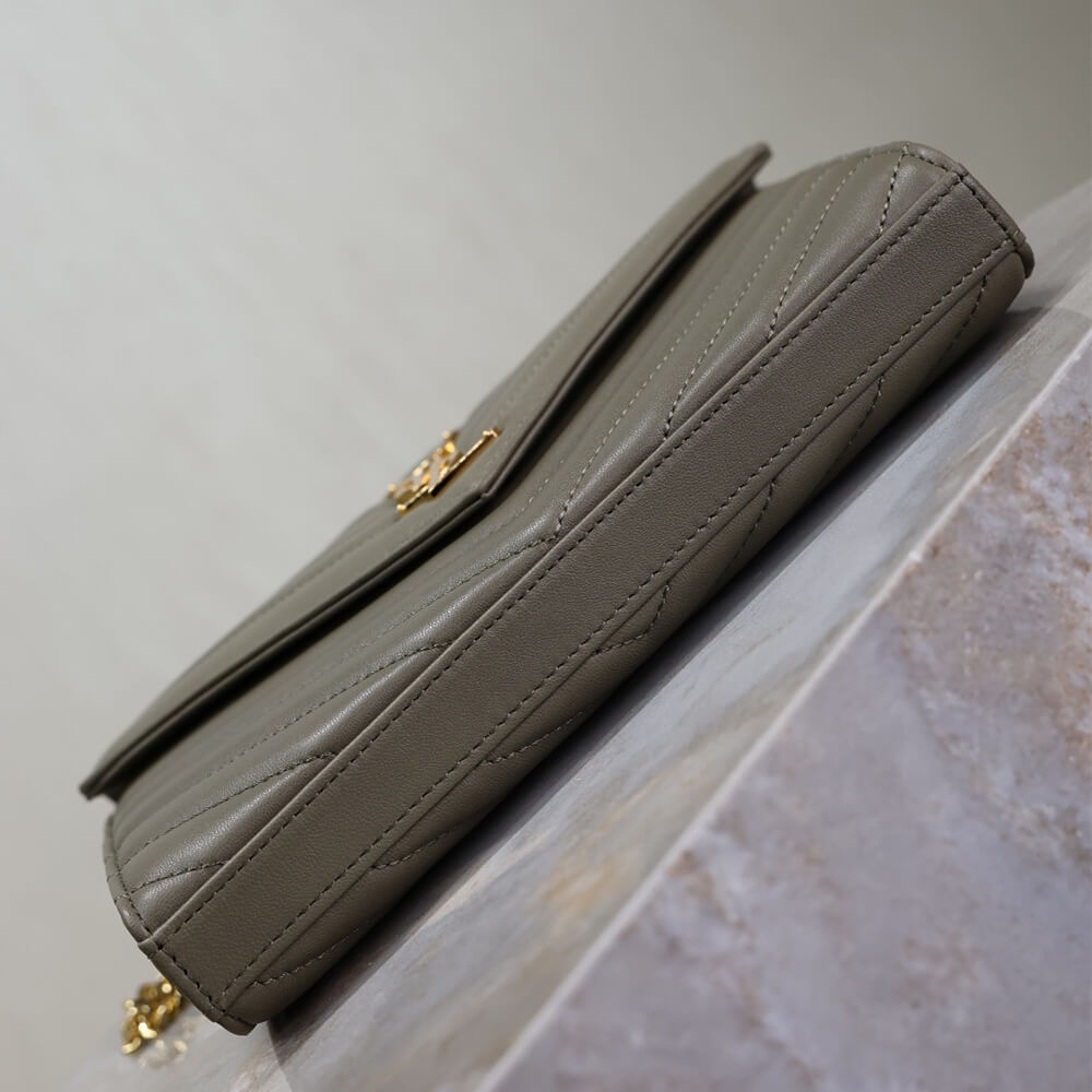 Y51 cassandre chain wallet in lambskin