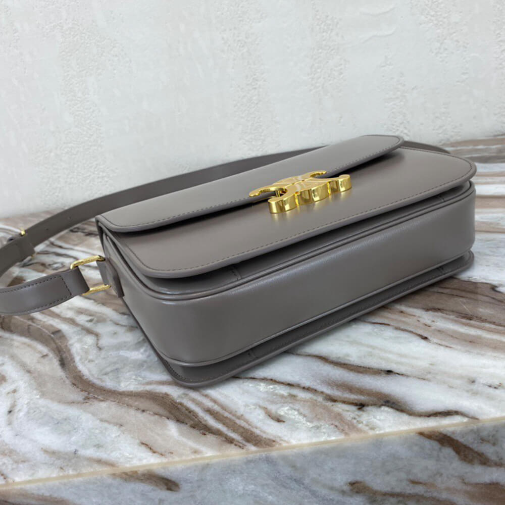 Ce1i*e CLASSIQUE TRIOMPHE BAG in shiny calfskin(HIGH-END GRADE)