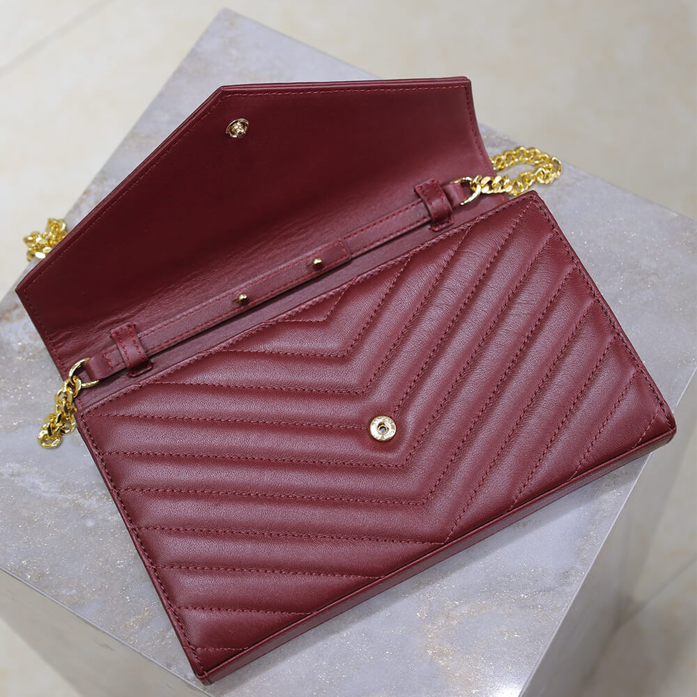 Y51 cassandre chain wallet in lambskin
