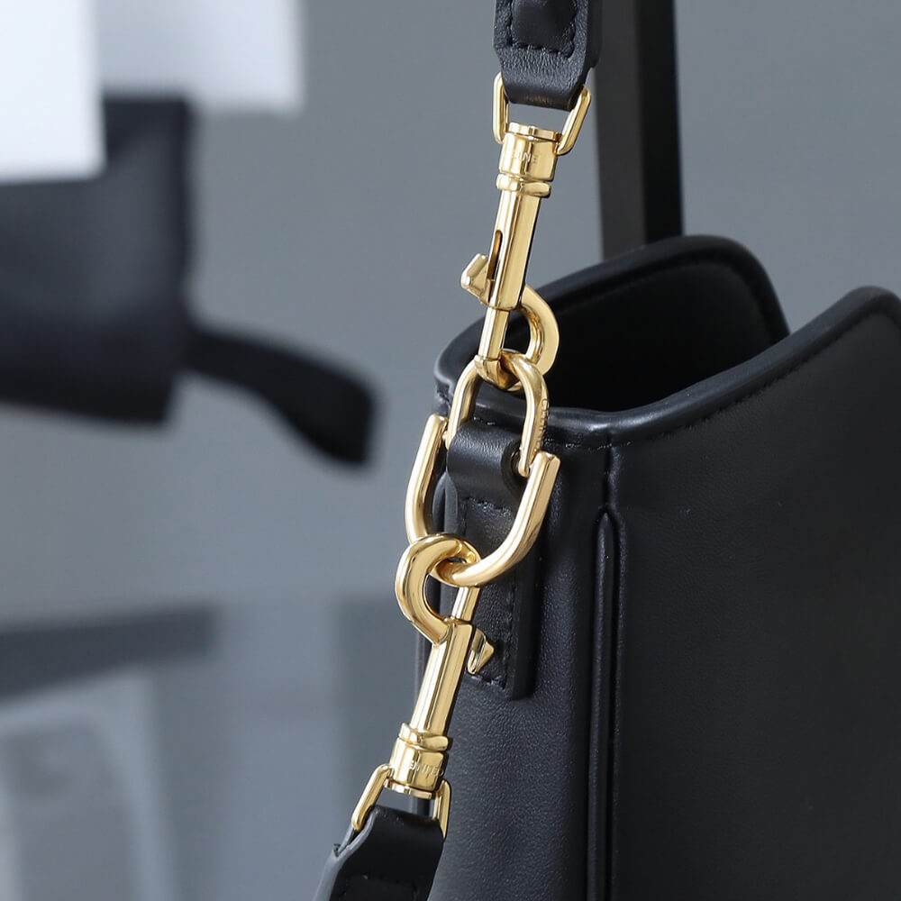 Ce1i*e SMALL CAMILLE 16 SOFT BAG IN SMOOTH CALFSKIN(HIGH-END GRADE)