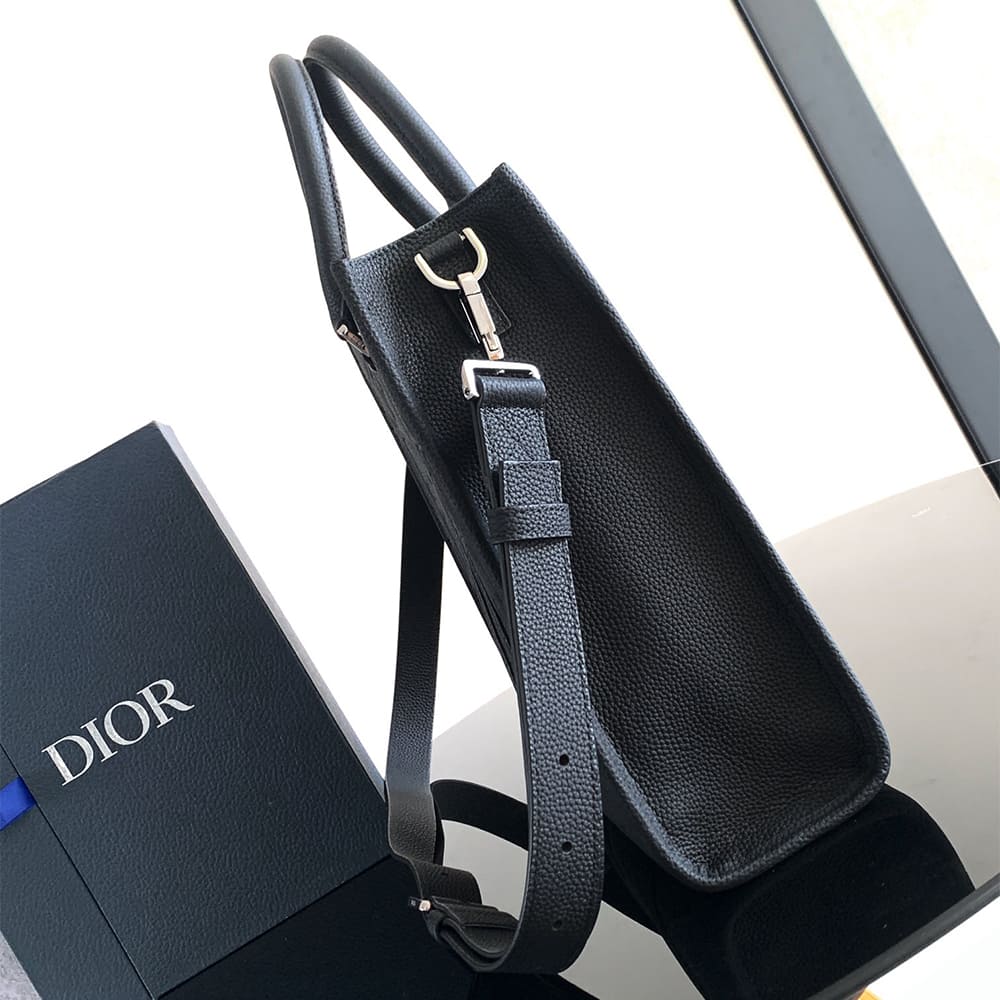 D10r Medium East-West Tote Bag