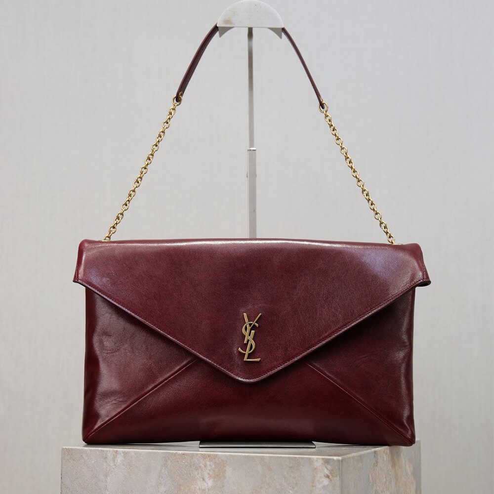 Y51 CASSANDRE XXL pouch on chain in shiny leather
