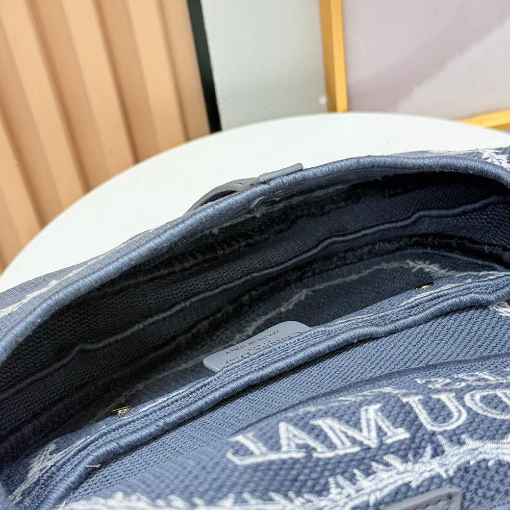 D10r Saddle Bag with Strap