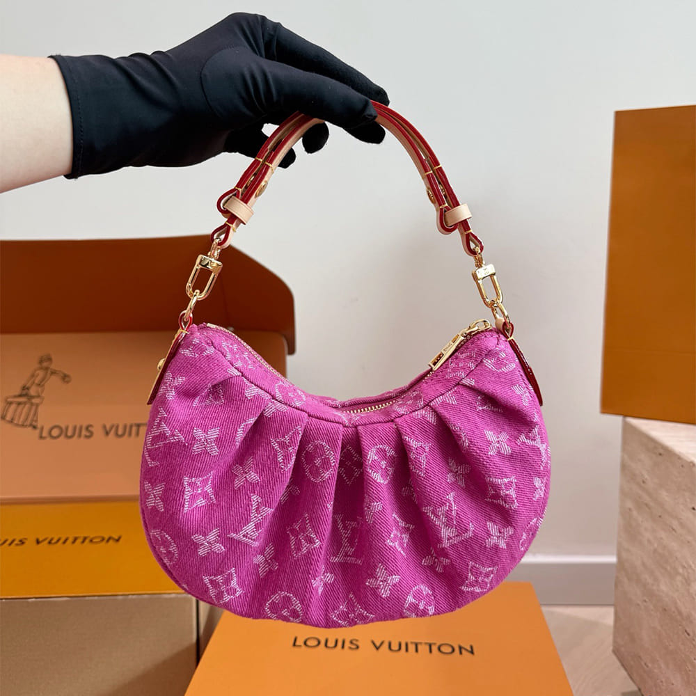LV Pochette Valley